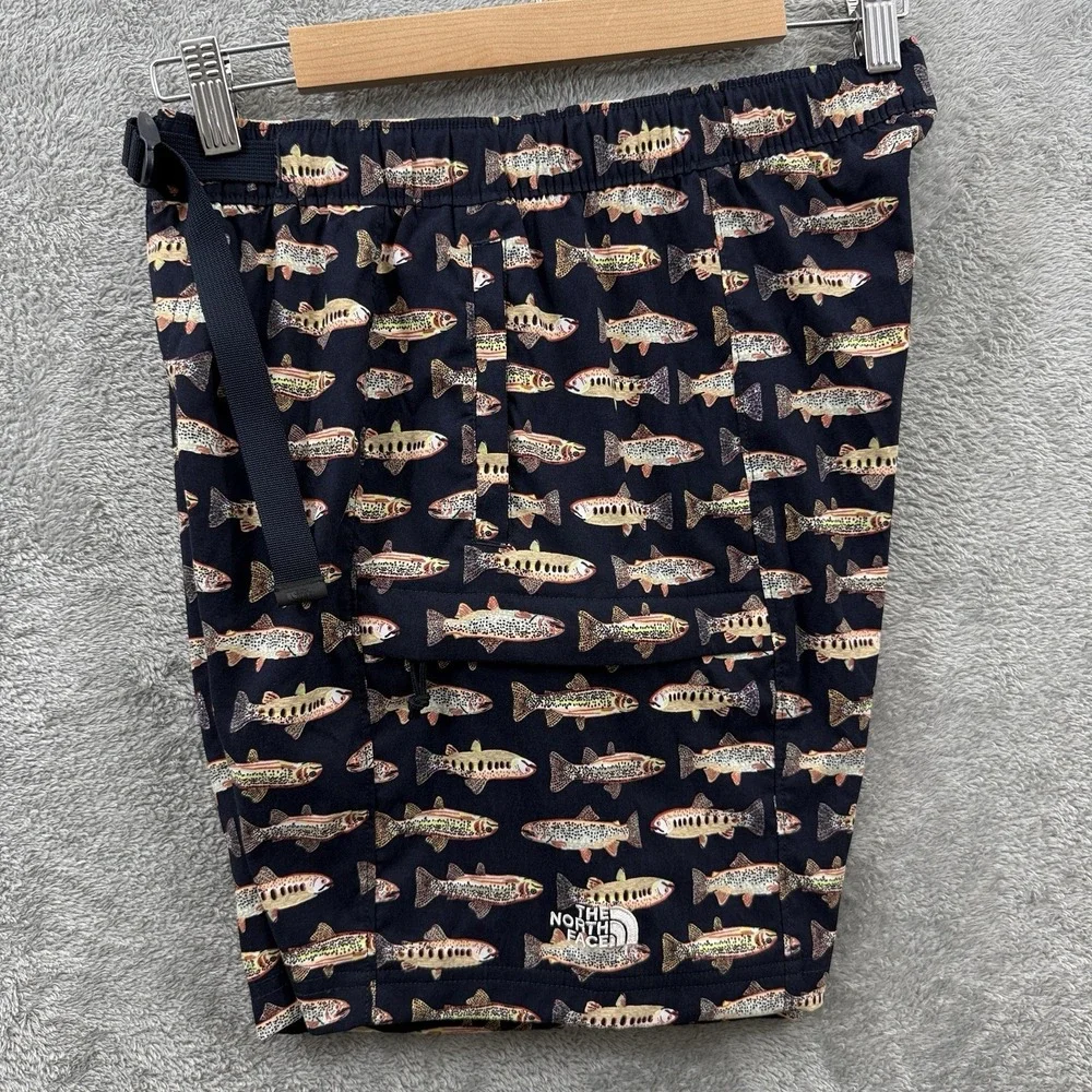 The North Face Mens Small Navy Blue Fish Print Cargo Shorts NF0A7QLA Belted
